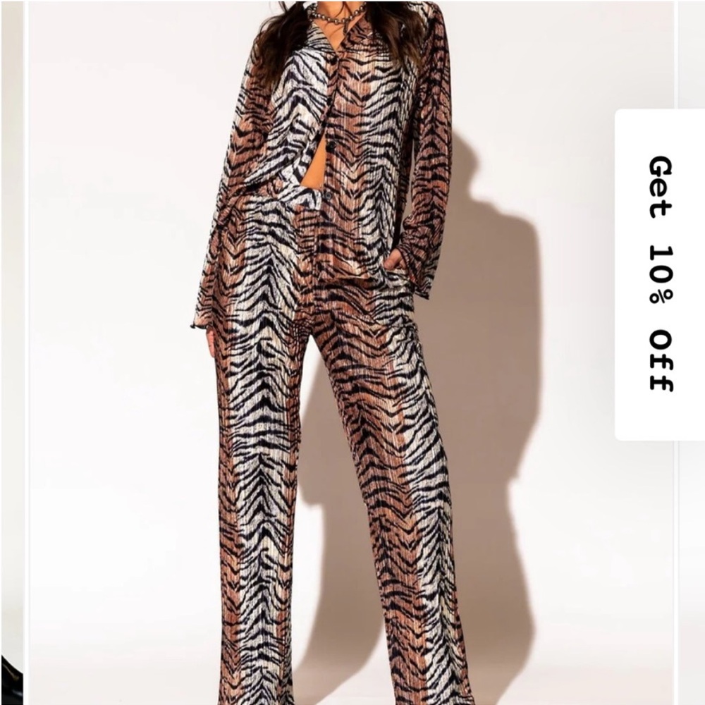 Dressed in LALA Tiger Plisse Set